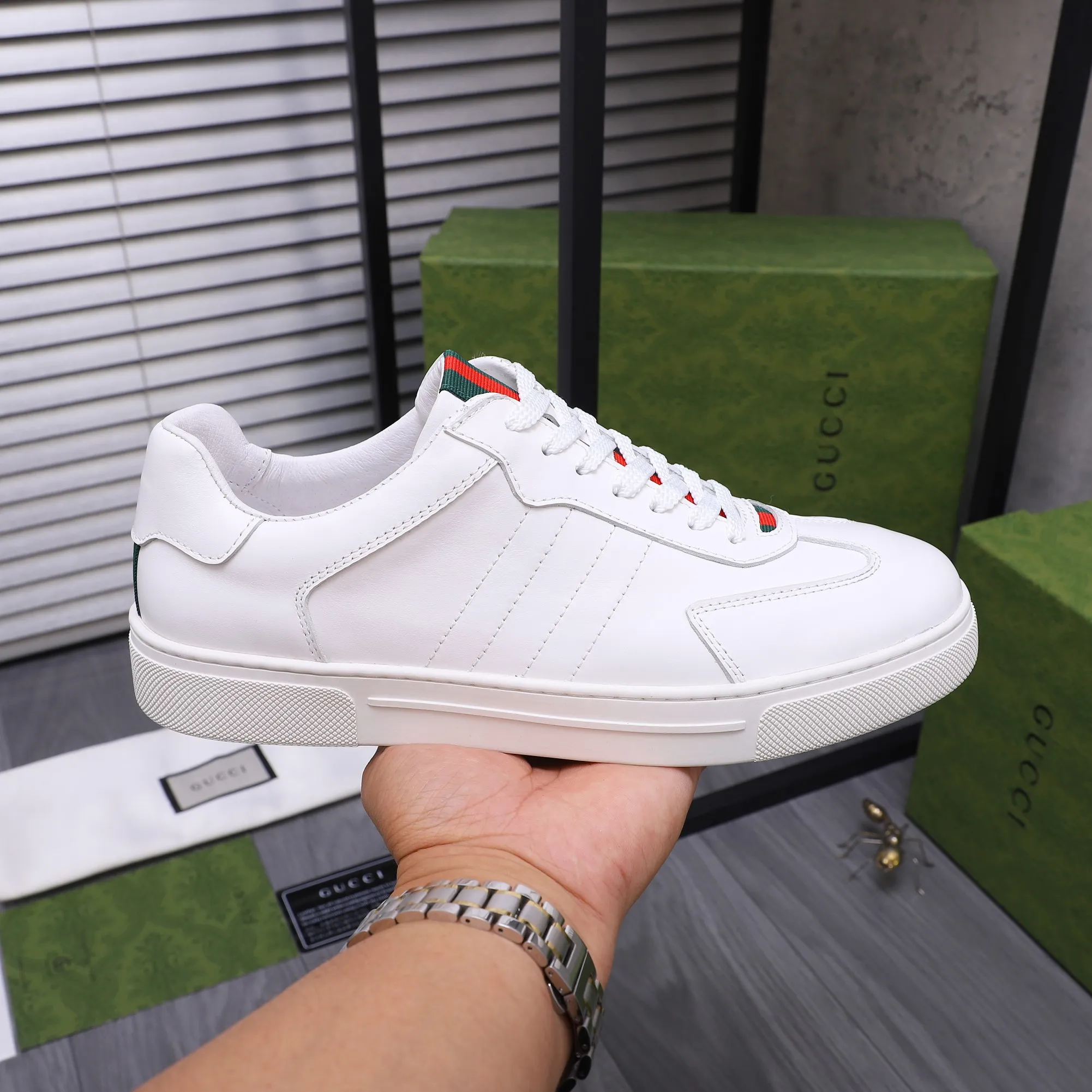 Men's shoes 💰p400 Product trademark: GUCCI "Gucci" casual lace-up men's shoes Regular size: 38-45 (45 is custom-made and non-returnable) Product materials: Selected high-quality cowhide upper, pigskin lining, original rubber outsole